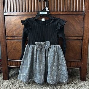 Black and plaid toddler fall/winter dress. 12-18M